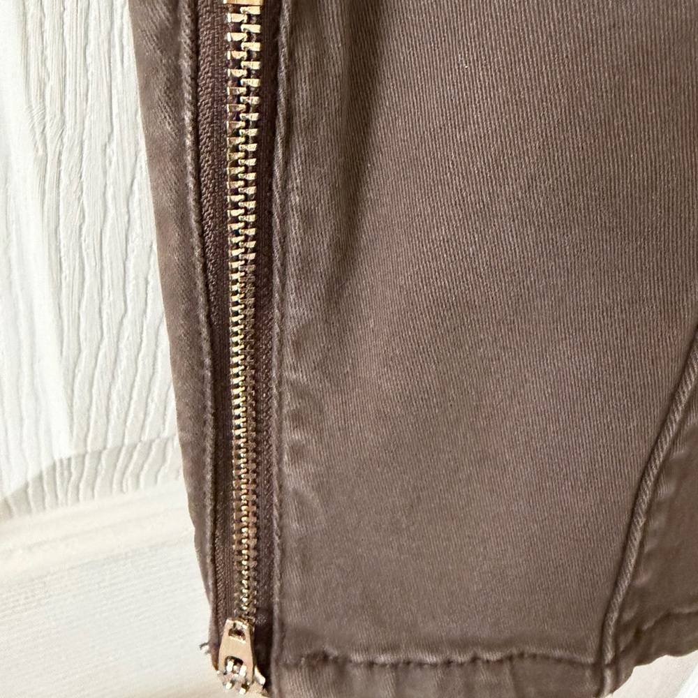 Women’s Soft Washed Brown Zip-Pocket Skinny Jeans - Picture 3 of 7